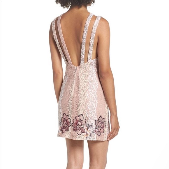 Foxiedox Georgina Lace Appliqué Sheath Dress - Picture 9 of 15